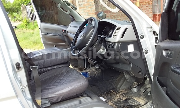 Tenga Tsaru Toyota Hiace Sirivha Mota in Masvingo in Masvingo