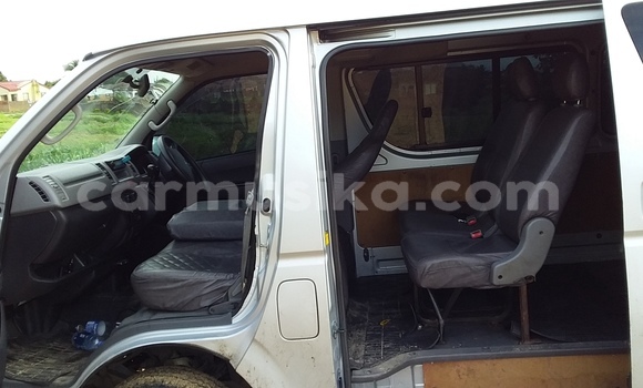 Tenga Tsaru Toyota Hiace Sirivha Mota in Masvingo in Masvingo Tenga Tsaru Toyota Hiace Sirivha Mota in Masvingo in Masvingo