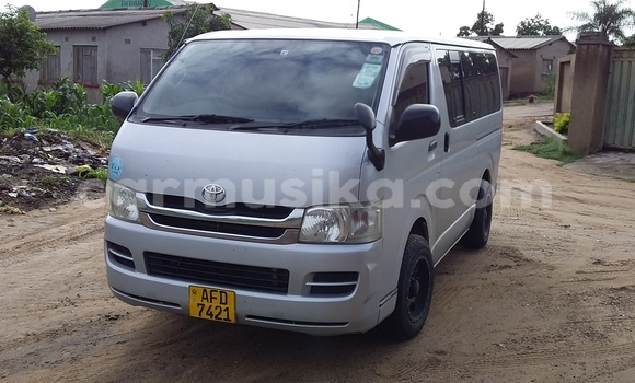 Tenga Tsaru Toyota Hiace Sirivha Mota in Masvingo in Masvingo Tenga Tsaru Toyota Hiace Sirivha Mota in Masvingo in Masvingo