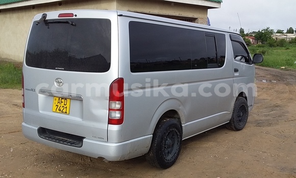 Tenga Tsaru Toyota Hiace Sirivha Mota in Masvingo in Masvingo Tenga Tsaru Toyota Hiace Sirivha Mota in Masvingo in Masvingo