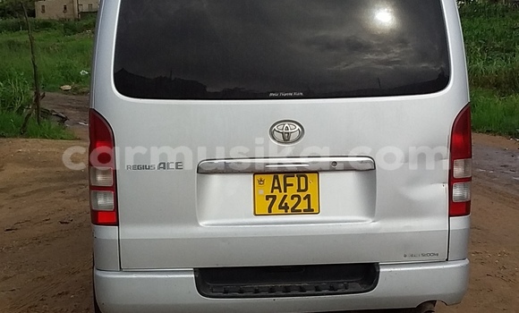Tenga Tsaru Toyota Hiace Sirivha Mota in Masvingo in Masvingo Tenga Tsaru Toyota Hiace Sirivha Mota in Masvingo in Masvingo