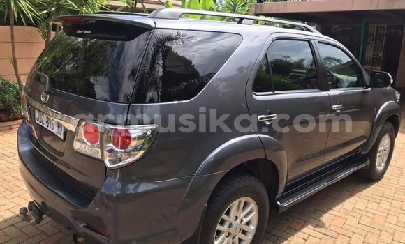 Tenga Tsaru Toyota Fortuner Zvimwe Mota in Beitbridge in Matabeleland South Tenga Tsaru Toyota Fortuner Zvimwe Mota in Beitbridge in Matabeleland South