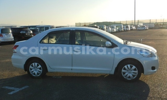 Acheter Occasion Voiture Toyota Belta Blanc à Beitbridge, Matabeleland South Acheter Occasion Voiture Toyota Belta Blanc à Beitbridge, Matabeleland South