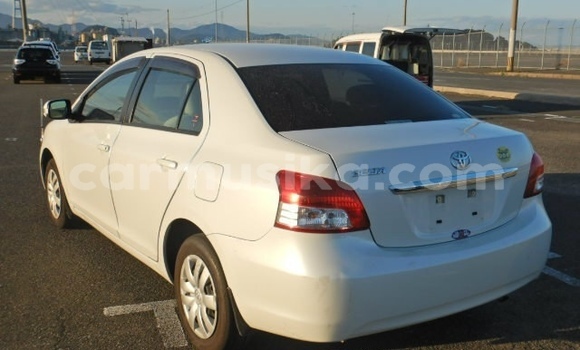 Acheter Occasion Voiture Toyota Belta Blanc à Beitbridge, Matabeleland South Acheter Occasion Voiture Toyota Belta Blanc à Beitbridge, Matabeleland South