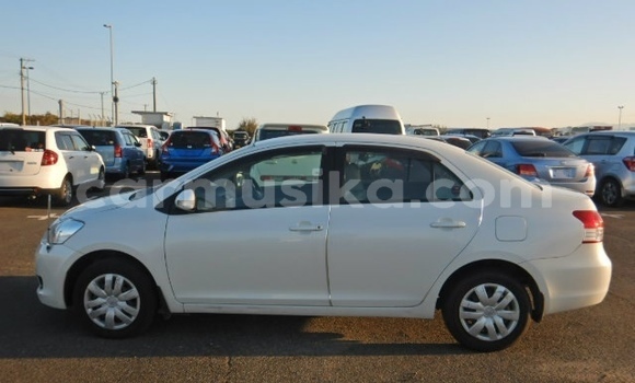 Acheter Occasion Voiture Toyota Belta Blanc à Beitbridge, Matabeleland South Acheter Occasion Voiture Toyota Belta Blanc à Beitbridge, Matabeleland South