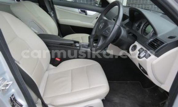 Acheter Occasion Voiture Mercedes‒Benz C–Class Gris à Beitbridge, Matabeleland South Acheter Occasion Voiture Mercedes‒Benz C–Class Gris à Beitbridge, Matabeleland South