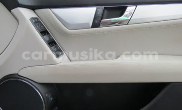 Acheter Occasion Voiture Mercedes‒Benz C–Class Gris à Beitbridge, Matabeleland South Acheter Occasion Voiture Mercedes‒Benz C–Class Gris à Beitbridge, Matabeleland South