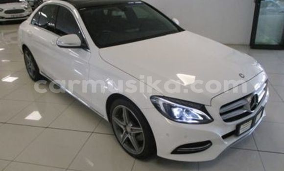 Nunua Ilio tumika Mercedes‒Benz C–Class Nyeupe Gari ndani ya Beitbridge nchini Matabeleland Kusini Nunua Ilio tumika Mercedes‒Benz C–Class Nyeupe Gari ndani ya Beitbridge nchini Matabeleland Kusini