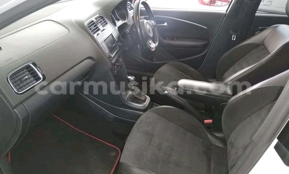 Nunua Ilio tumika Volkswagen Polo GTI Nyeupe Gari ndani ya Beitbridge nchini Matabeleland Kusini Nunua Ilio tumika Volkswagen Polo GTI Nyeupe Gari ndani ya Beitbridge nchini Matabeleland Kusini