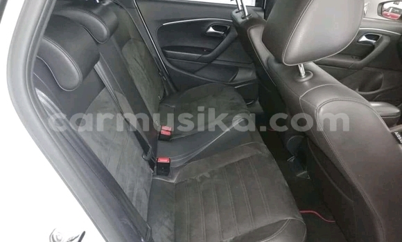 Nunua Ilio tumika Volkswagen Polo GTI Nyeupe Gari ndani ya Beitbridge nchini Matabeleland Kusini Nunua Ilio tumika Volkswagen Polo GTI Nyeupe Gari ndani ya Beitbridge nchini Matabeleland Kusini