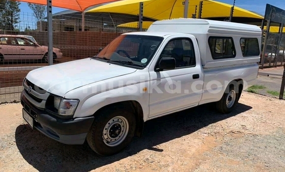 Nunua Ilio tumika Toyota Hilux Nyeupe Gari ndani ya Beitbridge nchini Matabeleland Kusini