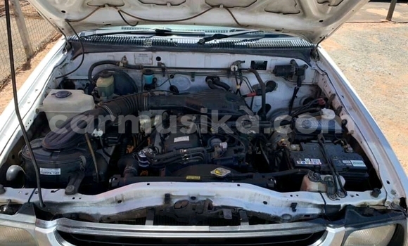 Tenga Tsaru Toyota Hilux Chena Mota in Beitbridge in Matabeleland South Tenga Tsaru Toyota Hilux Chena Mota in Beitbridge in Matabeleland South