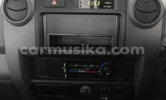 Buy Used Toyota Land Cruiser White Car in Beitbridge in Matabeleland South Buy Used Toyota Land Cruiser White Car in Beitbridge in Matabeleland South