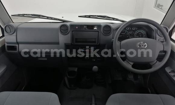 Buy Used Toyota Land Cruiser White Car in Beitbridge in Matabeleland South Buy Used Toyota Land Cruiser White Car in Beitbridge in Matabeleland South