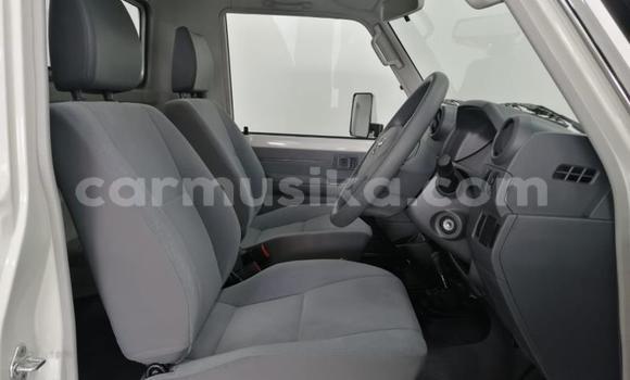 Buy Used Toyota Land Cruiser White Car in Beitbridge in Matabeleland South Buy Used Toyota Land Cruiser White Car in Beitbridge in Matabeleland South