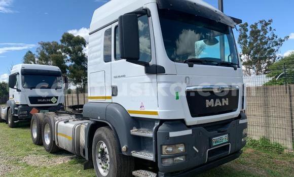 Acheter Occasion Utilitaire Man Silent Blanc à Beitbridge, Matabeleland South Acheter Occasion Utilitaire Man Silent Blanc à Beitbridge, Matabeleland South