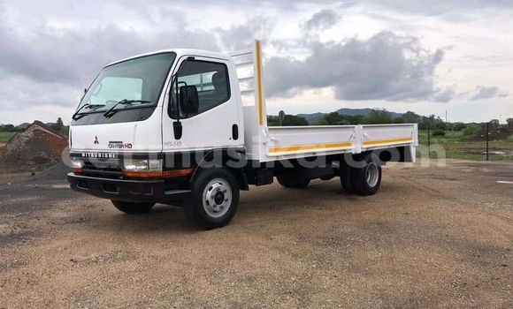 Buy Used Mitsubishi Canter White Truck in Beitbridge in Matabeleland South Buy Used Mitsubishi Canter White Truck in Beitbridge in Matabeleland South