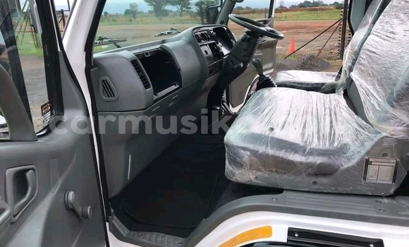 Buy Used Mitsubishi Canter White Truck in Beitbridge in Matabeleland South Buy Used Mitsubishi Canter White Truck in Beitbridge in Matabeleland South