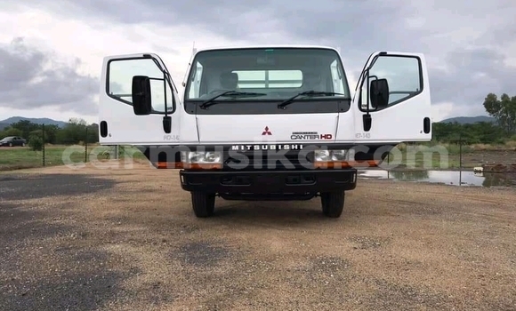 Buy Used Mitsubishi Canter White Truck in Beitbridge in Matabeleland South Buy Used Mitsubishi Canter White Truck in Beitbridge in Matabeleland South