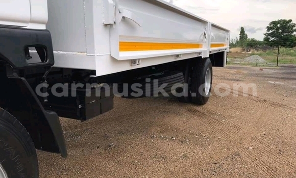 Buy Used Mitsubishi Canter White Truck in Beitbridge in Matabeleland South Buy Used Mitsubishi Canter White Truck in Beitbridge in Matabeleland South
