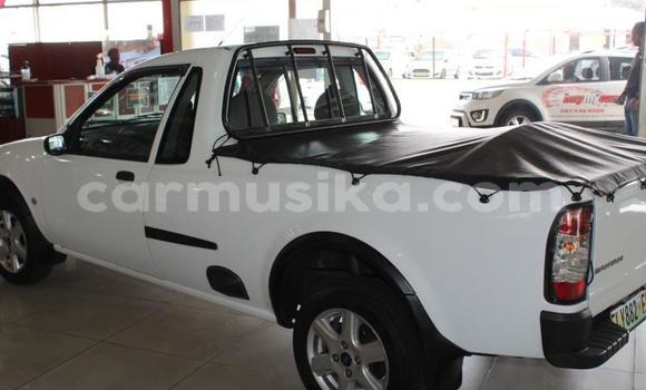 Acheter Occasion Voiture Ford Pickup Blanc à Beitbridge, Matabeleland South Acheter Occasion Voiture Ford Pickup Blanc à Beitbridge, Matabeleland South