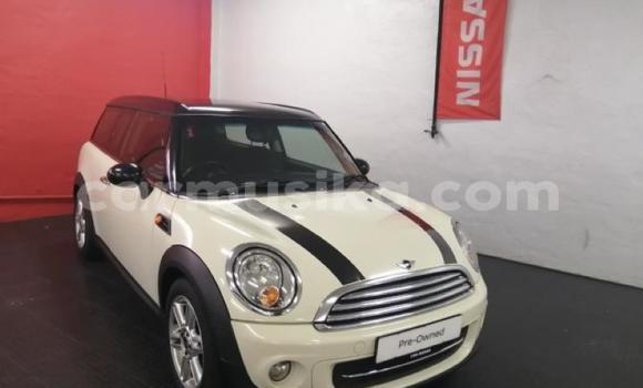 Buy Used MINI Clubman White Car in Beitbridge in Matabeleland South