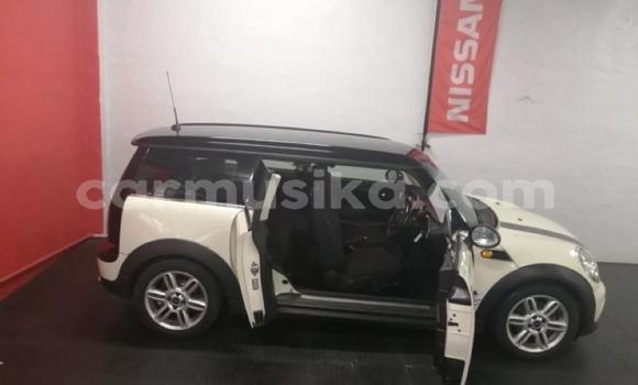 Acheter Occasion Voiture MINI Clubman Blanc à Beitbridge, Matabeleland South Acheter Occasion Voiture MINI Clubman Blanc à Beitbridge, Matabeleland South