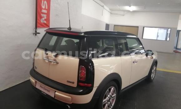 Acheter Occasion Voiture MINI Clubman Blanc à Beitbridge, Matabeleland South Acheter Occasion Voiture MINI Clubman Blanc à Beitbridge, Matabeleland South