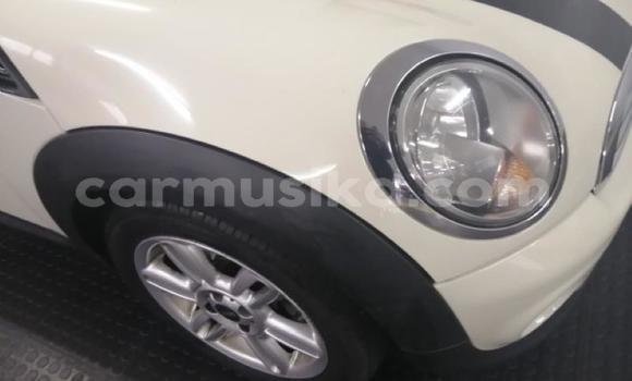 Acheter Occasion Voiture MINI Clubman Blanc à Beitbridge, Matabeleland South Acheter Occasion Voiture MINI Clubman Blanc à Beitbridge, Matabeleland South