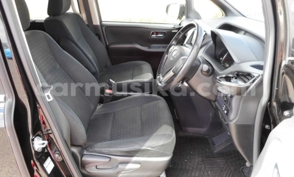 Acheter Occasion Voiture Toyota Voxy Noir à Beitbridge, Matabeleland South Acheter Occasion Voiture Toyota Voxy Noir à Beitbridge, Matabeleland South