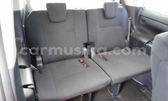 Acheter Occasion Voiture Toyota Voxy Noir à Beitbridge, Matabeleland South Acheter Occasion Voiture Toyota Voxy Noir à Beitbridge, Matabeleland South