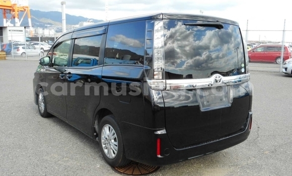 Acheter Occasion Voiture Toyota Voxy Noir à Beitbridge, Matabeleland South Acheter Occasion Voiture Toyota Voxy Noir à Beitbridge, Matabeleland South