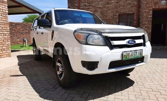 Nunua Ilio tumika Ford Ranger Nyeupe Gari ndani ya Beitbridge nchini Matabeleland Kusini Nunua Ilio tumika Ford Ranger Nyeupe Gari ndani ya Beitbridge nchini Matabeleland Kusini