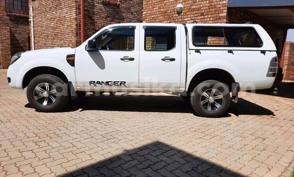 Nunua Ilio tumika Ford Ranger Nyeupe Gari ndani ya Beitbridge nchini Matabeleland Kusini Nunua Ilio tumika Ford Ranger Nyeupe Gari ndani ya Beitbridge nchini Matabeleland Kusini