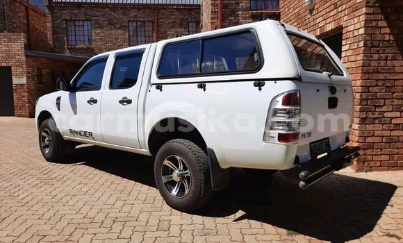 Nunua Ilio tumika Ford Ranger Nyeupe Gari ndani ya Beitbridge nchini Matabeleland Kusini Nunua Ilio tumika Ford Ranger Nyeupe Gari ndani ya Beitbridge nchini Matabeleland Kusini