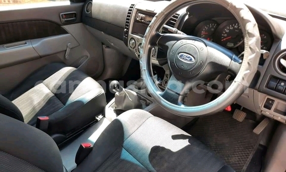 Nunua Ilio tumika Ford Ranger Nyeupe Gari ndani ya Beitbridge nchini Matabeleland Kusini Nunua Ilio tumika Ford Ranger Nyeupe Gari ndani ya Beitbridge nchini Matabeleland Kusini