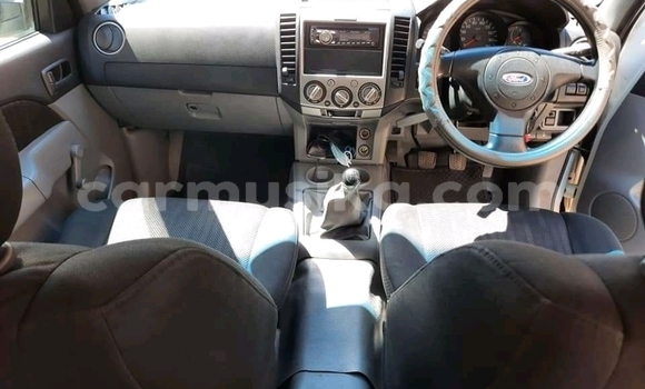 Nunua Ilio tumika Ford Ranger Nyeupe Gari ndani ya Beitbridge nchini Matabeleland Kusini Nunua Ilio tumika Ford Ranger Nyeupe Gari ndani ya Beitbridge nchini Matabeleland Kusini