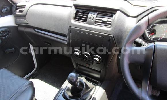 Acheter Occasion Voiture Mahindra CL Blanc à Beitbridge, Matabeleland South Acheter Occasion Voiture Mahindra CL Blanc à Beitbridge, Matabeleland South