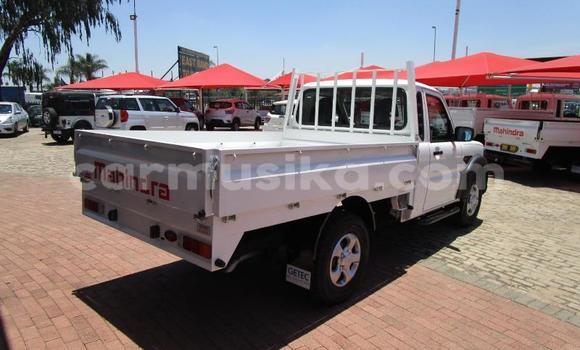 Acheter Occasion Voiture Mahindra CL Blanc à Beitbridge, Matabeleland South Acheter Occasion Voiture Mahindra CL Blanc à Beitbridge, Matabeleland South