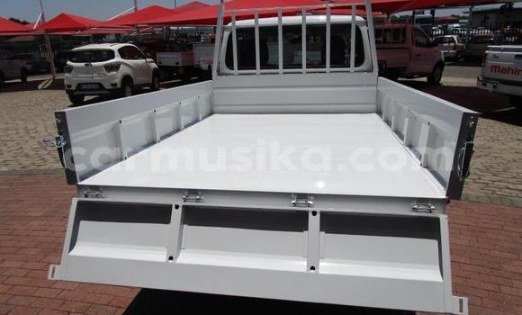 Acheter Occasion Voiture Mahindra CL Blanc à Beitbridge, Matabeleland South Acheter Occasion Voiture Mahindra CL Blanc à Beitbridge, Matabeleland South