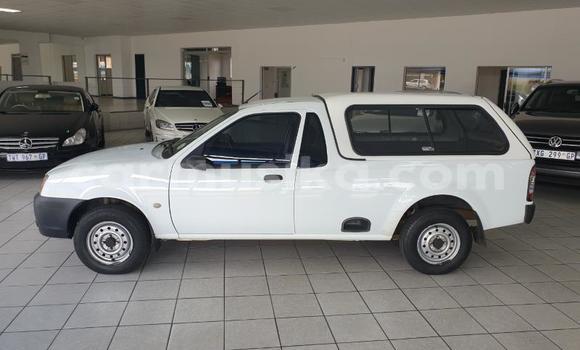 Nunua Ilio tumika Ford B-MAX Nyeupe Gari ndani ya Beitbridge nchini Matabeleland Kusini Nunua Ilio tumika Ford B-MAX Nyeupe Gari ndani ya Beitbridge nchini Matabeleland Kusini