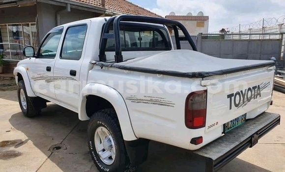 Tenga Tsaru Toyota Hilux Chena Mota in Beitbridge in Matabeleland South Tenga Tsaru Toyota Hilux Chena Mota in Beitbridge in Matabeleland South