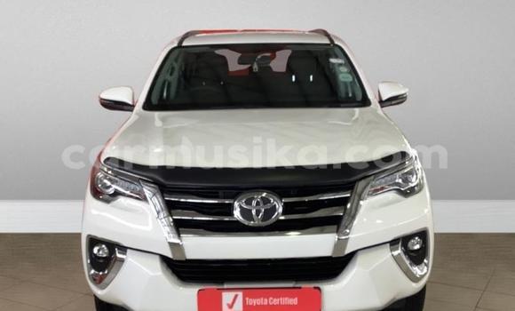 Tenga Tsaru Toyota Hilux Chena Mota in Beitbridge in Matabeleland South Tenga Tsaru Toyota Hilux Chena Mota in Beitbridge in Matabeleland South