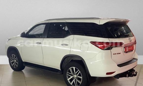 Tenga Tsaru Toyota Hilux Chena Mota in Beitbridge in Matabeleland South Tenga Tsaru Toyota Hilux Chena Mota in Beitbridge in Matabeleland South