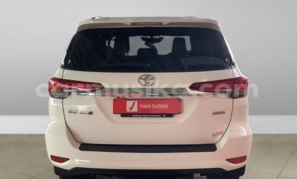 Tenga Tsaru Toyota Hilux Chena Mota in Beitbridge in Matabeleland South Tenga Tsaru Toyota Hilux Chena Mota in Beitbridge in Matabeleland South