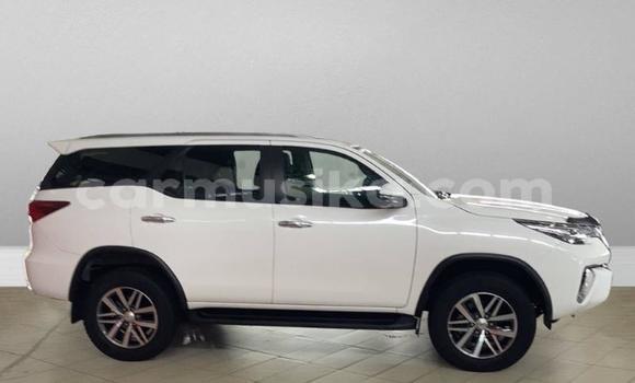 Tenga Tsaru Toyota Hilux Chena Mota in Beitbridge in Matabeleland South Tenga Tsaru Toyota Hilux Chena Mota in Beitbridge in Matabeleland South