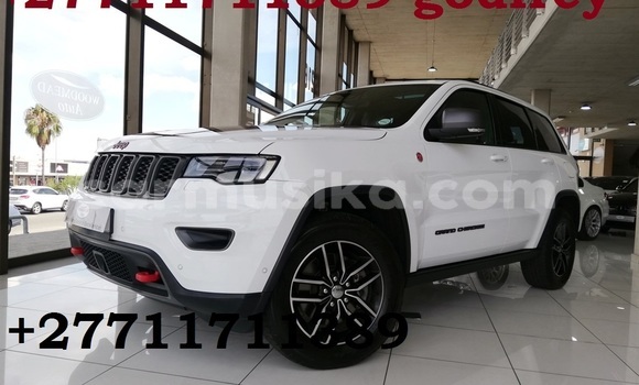 Nunua Ilio tumika Jeep Grand Cherokee Nyeupe Gari ndani ya Harare nchini Harare