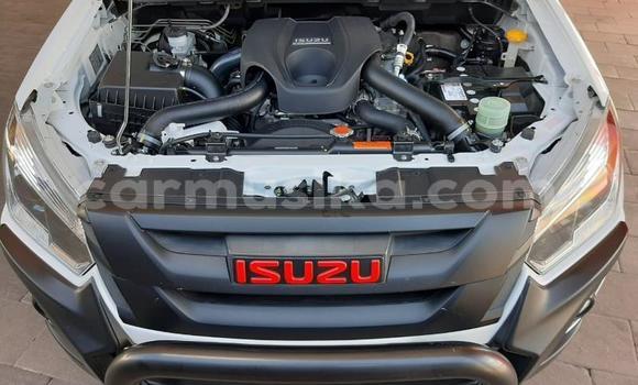 Tenga Tsaru Isuzu KB Chena Mota in Harare in Harare Tenga Tsaru Isuzu KB Chena Mota in Harare in Harare