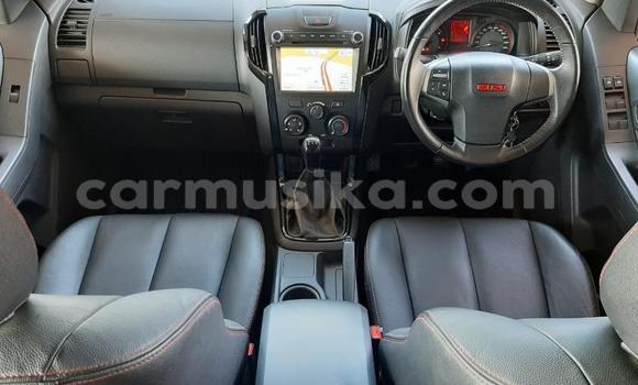 Tenga Tsaru Isuzu KB Chena Mota in Harare in Harare Tenga Tsaru Isuzu KB Chena Mota in Harare in Harare