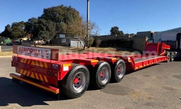 Tenga Tsaru Caterpillar 120 Tsvuku Rori in Harare in Harare Tenga Tsaru Caterpillar 120 Tsvuku Rori in Harare in Harare